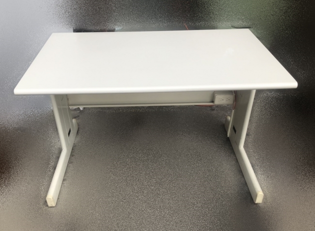 台北二手家具買賣 推薦 泰山宏品中古傢俱館 C31906*120CM白面OA辦公桌 * 二手中古 辦公桌 會議桌 電腦桌