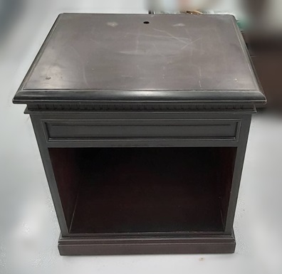 【台北二手家具】泰山宏品中古全新家具家電 A80914*胡桃床邊櫃* 床頭櫃 床頭片 床架 床底 床墊 床組 寢具買賣