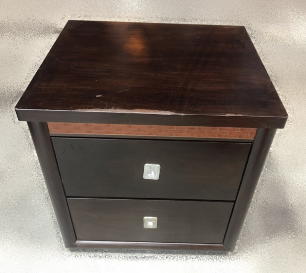 台北二手家具買賣 推薦 泰山宏品中古傢俱館 B22502 *胡桃色二抽床邊櫃 *二手中古 床頭片 床頭箱 床頭櫃 床邊櫃