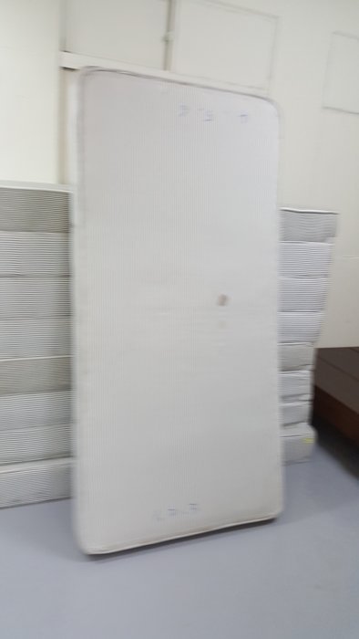 二手家具樂居 台中全新中古傢俱 B1104EJE*中古單人床墊 床架*2手臥室家具拍賣 床箱 床組 衣櫥 斗櫃 化妝桌椅