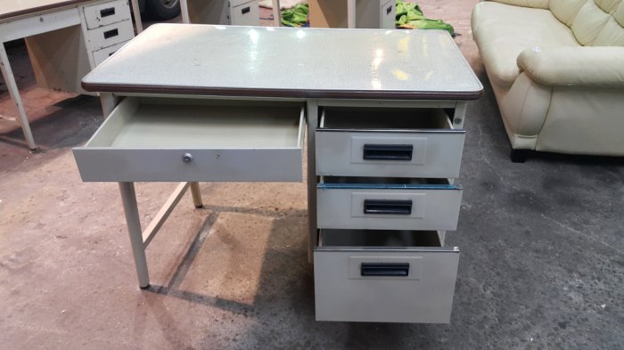 樂居二手家具 全新中古傢俱賣場 E0428EJJ 四抽辦公鐵桌*四抽辦公鐵桌*辦公桌 工作桌 書桌 電腦桌 套房書桌 台