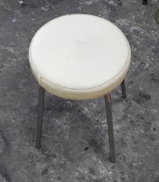 樂居二手家具 G1024BJ 白色皮面美容椅 化妝椅 美睫椅 書桌椅 電腦椅 各式二手桌椅拍賣【全新中古傢俱家電】