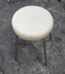 樂居二手家具 G1024BJ 白色皮面美容椅 化妝椅 美睫椅 書桌椅 電腦椅 各式二手桌椅拍賣【全新中古傢俱家電】