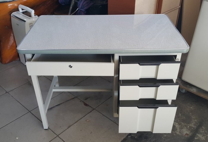 樂居二手家具 家電 全新中古傢俱賣場 CE0126AJ 四抽辦公鐵桌*辦公桌 書桌 電腦桌 工作桌 2手各式桌椅出清拍賣