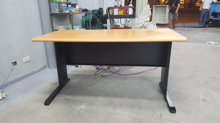 二手家具樂居 台中全新中古傢俱買賣 十EA1109-160*全新160公分CD黑腳辦公桌 電腦桌 oa桌*會議桌 業務桌