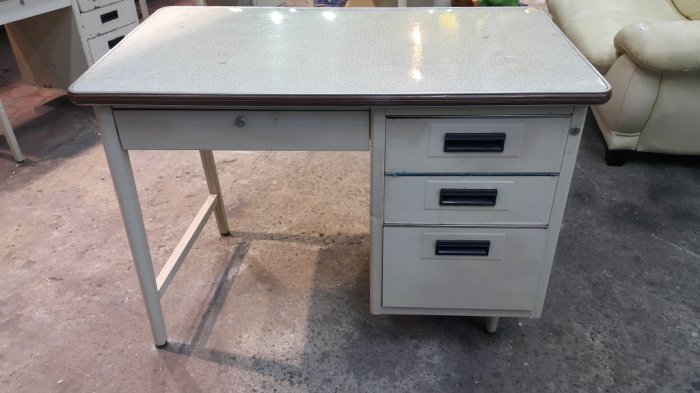 樂居二手家具 全新中古傢俱賣場 E0428EJJ 四抽辦公鐵桌*四抽辦公鐵桌*辦公桌 工作桌 書桌 電腦桌 套房書桌 台