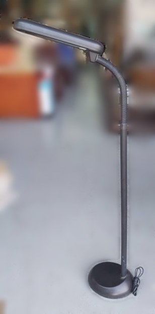樂居二手家具(北) 便宜2手傢俱拍賣X5110705*黑色檯燈* 二手燈具 立燈 檯燈 樹林五股中和三重 中古家電買賣推